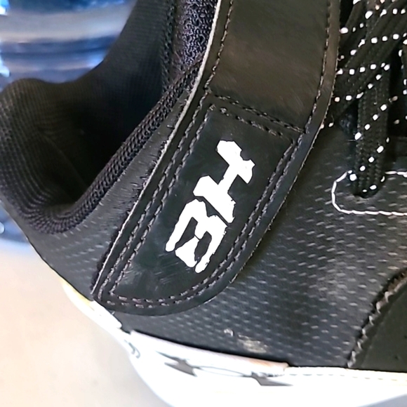 Under Armour Baseball Cleats - Picture 8 of 10